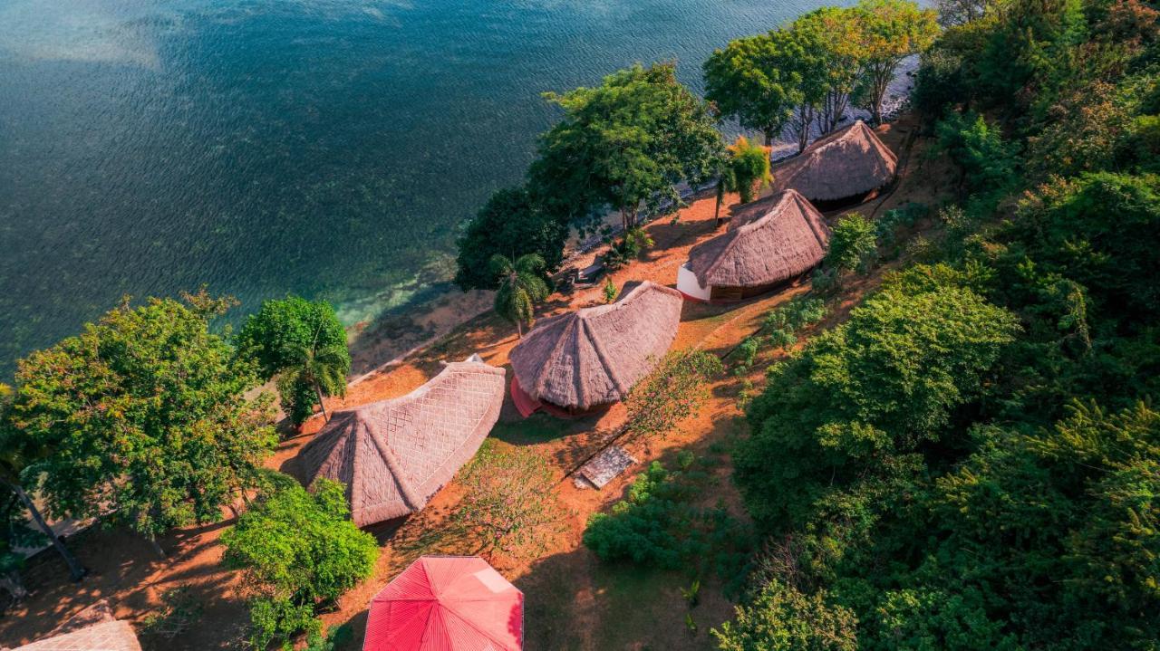 Khabita Beach Resort Lembar  エクステリア 写真