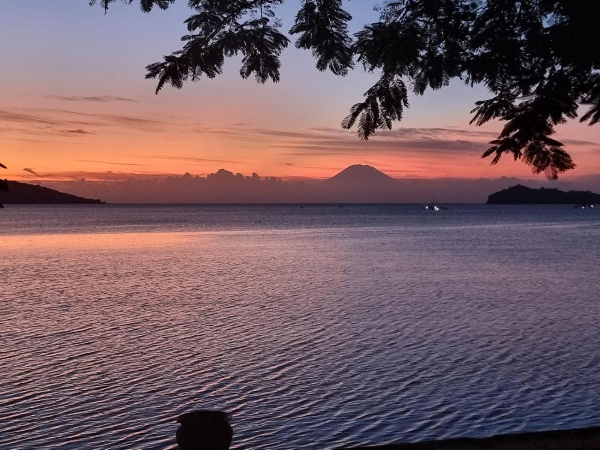 Khabita Beach Resort Lembar  エクステリア 写真