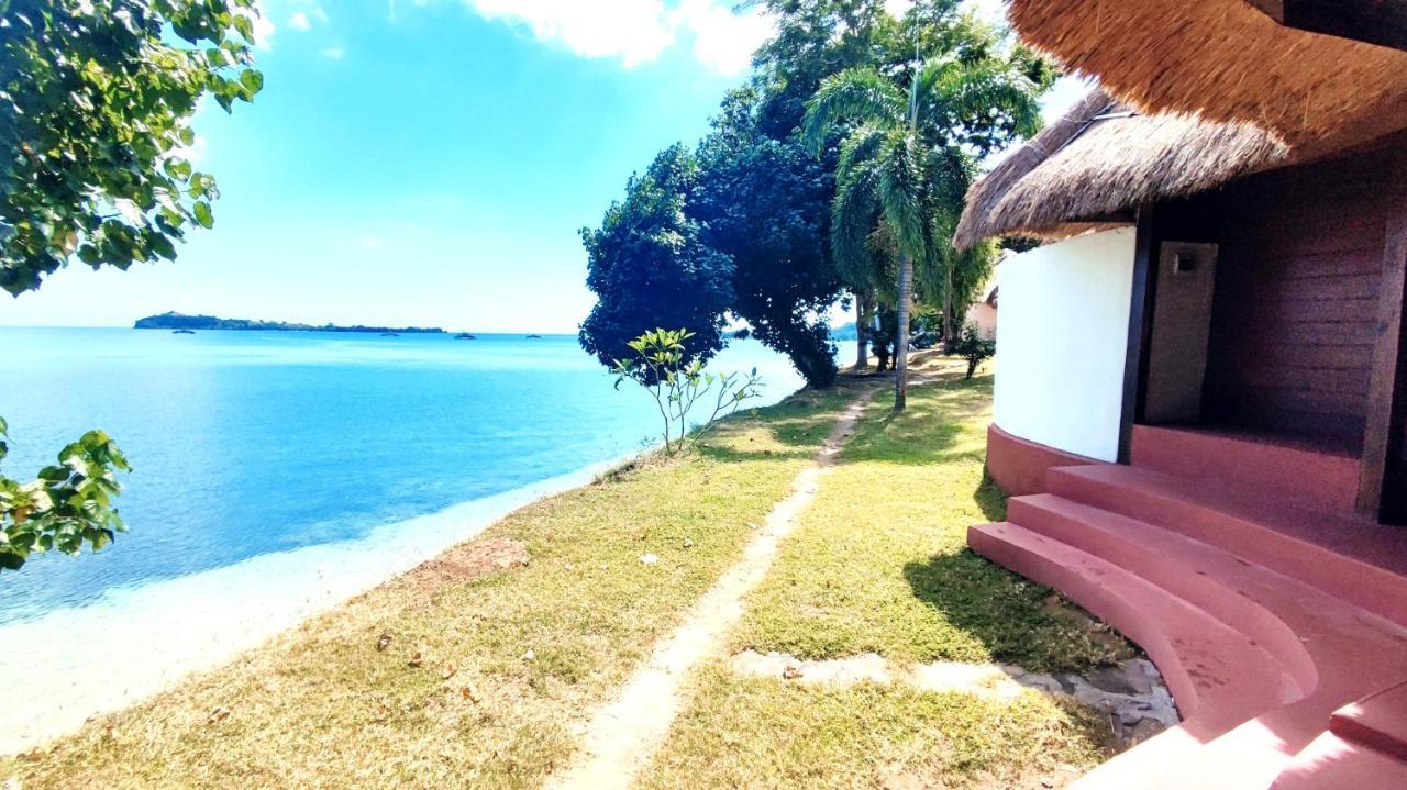 Khabita Beach Resort Lembar  エクステリア 写真