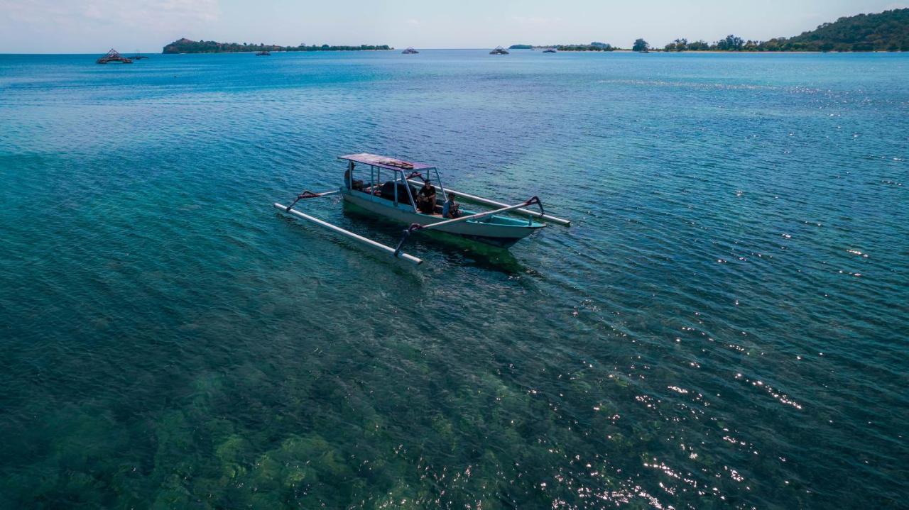 Khabita Beach Resort Lembar  エクステリア 写真