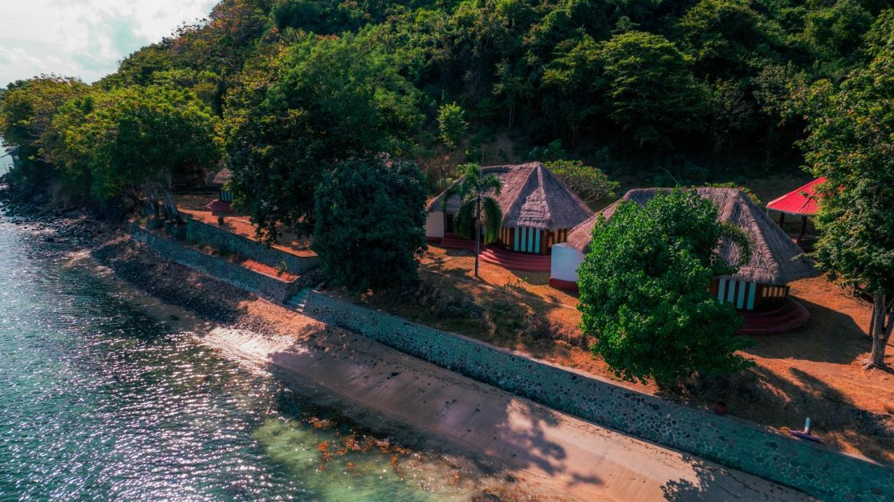 Khabita Beach Resort Lembar  エクステリア 写真