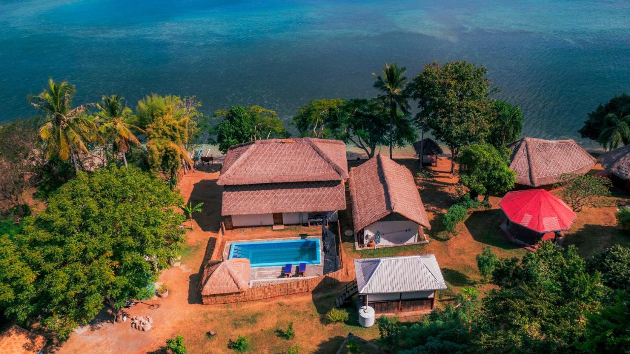 Khabita Beach Resort Lembar  エクステリア 写真