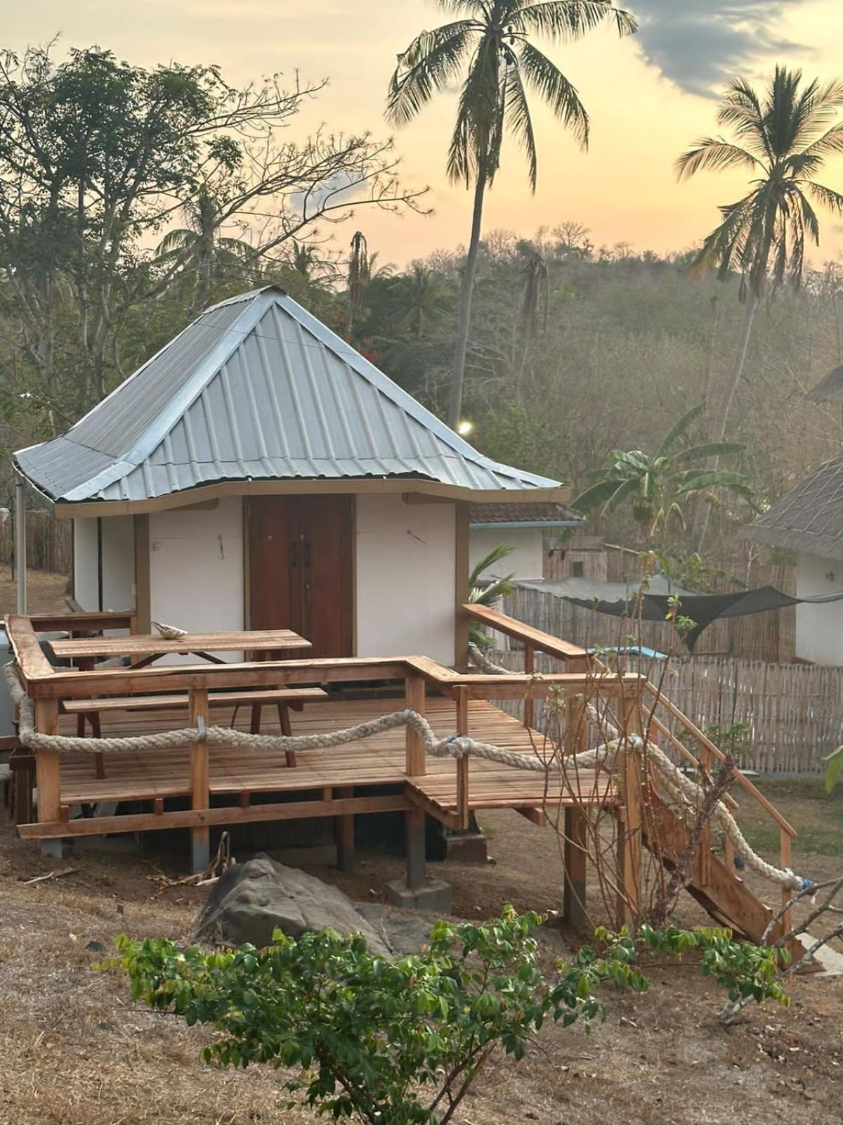 Khabita Beach Resort Lembar  エクステリア 写真